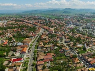 Teren intravilan, pe 5.800 mp, cu vedere frumoasa, in localitatea Reghin