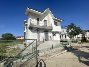 Vilă - 4 camere de vanzare SNAGOV - Bucuresti