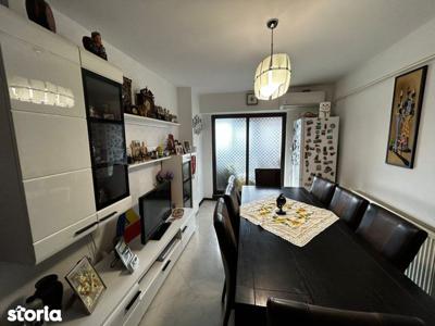 Apartament 2 camere transformat in 3 camere Calarasilor, etaj 2