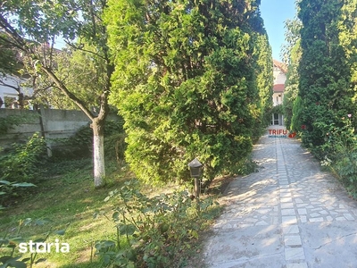 Casa de vanzare la asfalt 8 camer 1720 mp teren Alba Iulia
