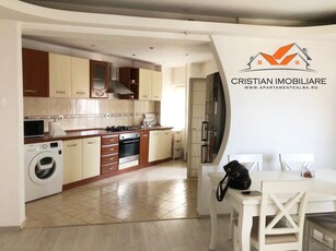 Apartament 2 camere, etaj 2, zona Centru !