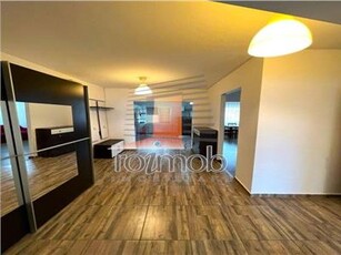 Apartament 3 camere, etajul 2/10, Piata Victoriei