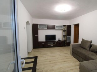 Apartament 3 camere, semidecomandat, 68 mp, zona 9 Mai