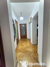 Apartament cu 4 camere decomandat