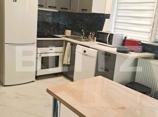 Casa cu 2 apartamente la curte comuna, pt investitie