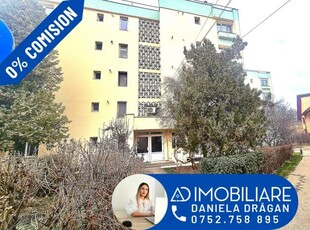 De vanzare, apartament cu 3 camere si terasa proprie, zona centrala.