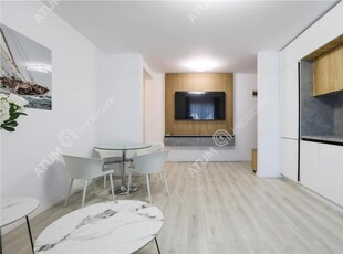 De vanzare apartament la cheie 3 camere decomandate balcon gradina loc parcare zona Doamna Stanca Selimbar