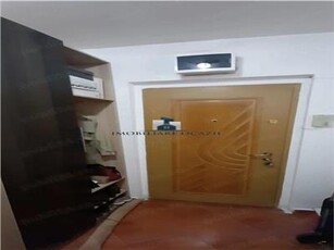 Vanzare Apartament 3 Camere Decomandat BerceniAl.Ciceu