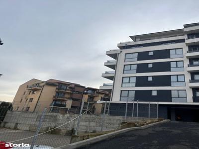 Apartament de 3 camere, finisat, 64 mp, 2 bai, Parcare, zona Fagului