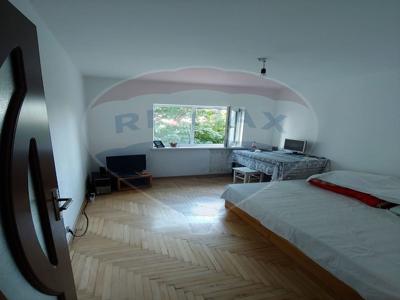 Apartament 3 camere vanzare in bloc de apartamente Suceava, Obcini