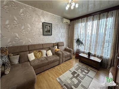 Apartament 3 camere decomandat+boxa in zona 1 Decembrie 1918/Ozana