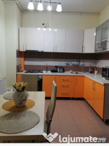 Apartament de 3 camere zona TRACTORUL,complex ISARAN,