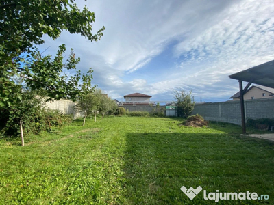 De vanzare casa cu etaj in Cordun ,teren 1000 mp