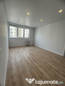 Romancierilor Apartament 4 camere Metrou 1 Minut Renovat