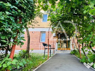 Vânzare apartament 2 camere , zona Colegiul Național Spiru Haret