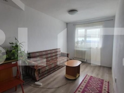 Apartament de 4 camere, 70 mp, etaj intermediar