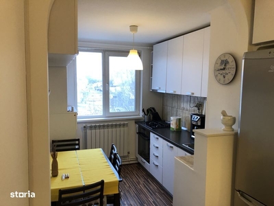 Vand apartament 2 camere centru