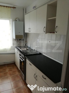 Apartament 3 camere, 76 MP, zona Podu Ros