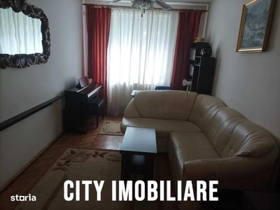 Apartament de 2 camere, decomandat, 61 mp, parcare, zona Florilor