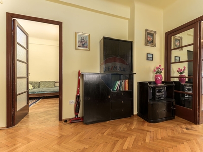 Apartament 7 camere vanzare in casă vilă Bucuresti, Cotroceni