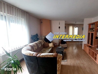 Apartament cu 2 camere de inchiriat la casa zona Cetate