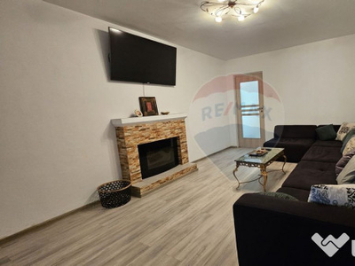 Apartament cu 3 camere de vânzare în zona Pacii, mobila...