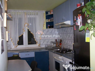 Apartament cu 4 camere, zona str. Parang