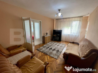 Apartament 3 camere decomandat, Valea Rosie, Zona Scoala Nic