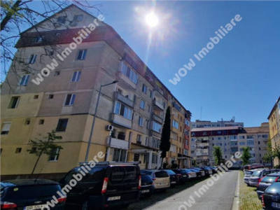 Apartament cu 2 camere si balcon de zona Mihai Viteazul