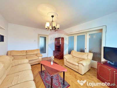 Apartament cu 4 camere de închiriat în zona ultracentra...