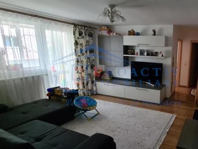 Apartament cu 4 camere, pe 2 niveluri, Zamca, 4C854