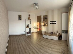 Apartament cu centrala termica, bloc reabilitat Pancota Doamna Ghica