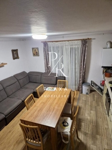 Apartament de 4 camere, mobilat,80 mp, parcare in garaj , zona strazii Plopilor!