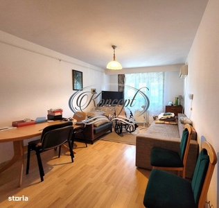 Inchiriez apartament 3 camere central