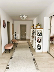 Apartament in vila, 3 camere, 2 bai, 96mp, Andrei Muresanu