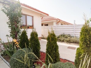 Casa Berceni, Mega Image, strada Marului