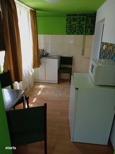 Apartament renovat clasic, cu 2 camere, 2 băi, Centrul Istoric Brașov