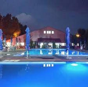 Pensiune restaurant , piscina, salon de evenimente de vanzare