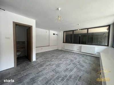 Apartament cu trei camere situat in zona Sf. Lazar Palas