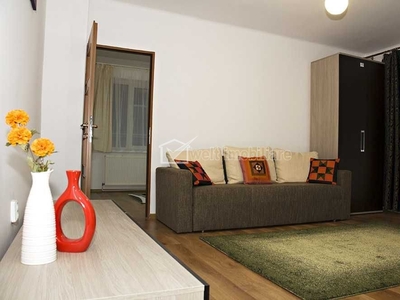 Vânzare apartament cu 2 camere semicentral, etajul 1, cu garaj