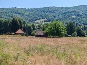 2500 mp TEREN INTRAVILAN IN MUNTII APUSENI, Negreni Cluj, pe Malul Raului Crisul Repede, la 200 m de Drumul European E60 Cluj Napoca Oradea, Transilvania, Romania