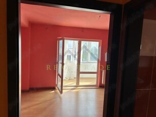 Apartament 3 camere decomandat zona Noua