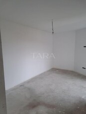 Apartament 3 camere, intr-un imobil tip vila, Floresti