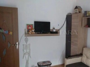 Apartament cu 2 camere de vanzare, zona Floresti