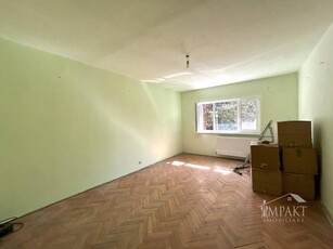 Apartament cu 3 camere decomandate langa UMF!