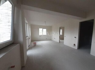 Apartament cu 3 camere in Flresti, zona Terra.