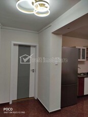 Apartament cu 3 camere, semicentral