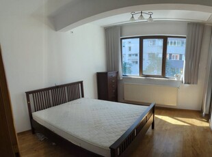 Apartament de 2 camere,73 mp, decomandat,AC, centrala proprie, zona Militari