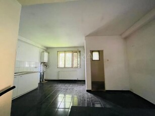 Casa cu 3 camere de vanzare in Dambul Rotund