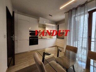 De vanzare Apartament 3 camere, zona Centru, Bloc tip Vila. Pret vanzare: 124000 Euro.